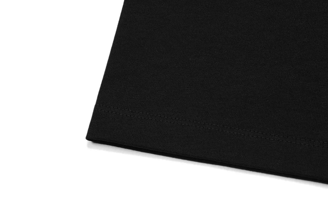 BALMAN Balman 2026 Early Spring New Arrival Imported machine high-density embroidered small letter logo on the chest Men's and women's Same Style short-sleeved T-shirt Customized gram 100% double yarn pure cotton fabric Custom dyed 32 double-strand threads Collar label, hangtag, main mark and three labels complete Color: Black Size: XS S M L